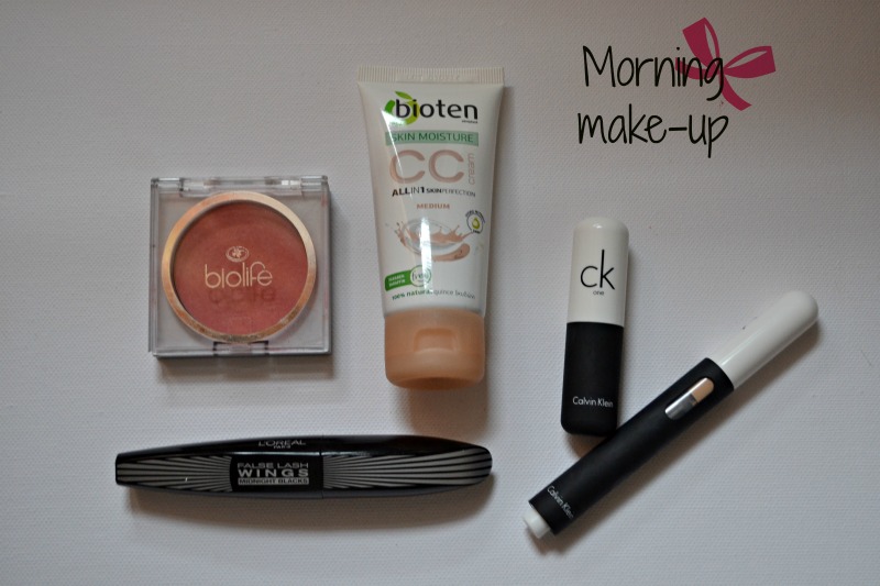 Morning make-up with 5 basics products