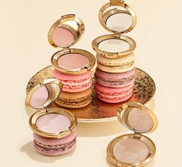 BECCA SHIMMERING SKIN PERFECTOR PRESSED MINI MACARON SET _ HOLIDAY 2018